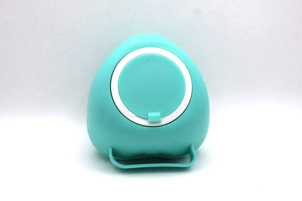 Rinse & Roam Shampoo-Dispensing Bath Brush