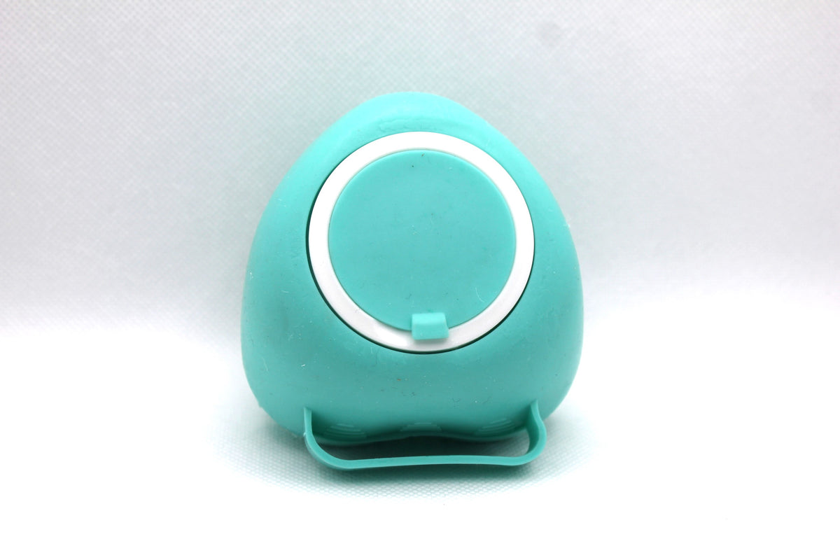 Rinse & Roam Shampoo-Dispensing Bath Brush